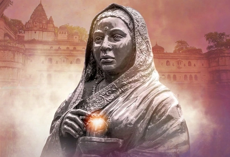 Leaders, including Gadkari and CM Yogi, honor Ahilyabai Holkar