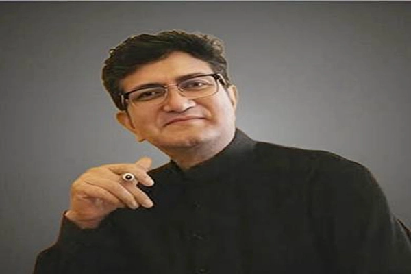 Prasoon Joshi Appointed Chairman of Prasar Bharati by Govt