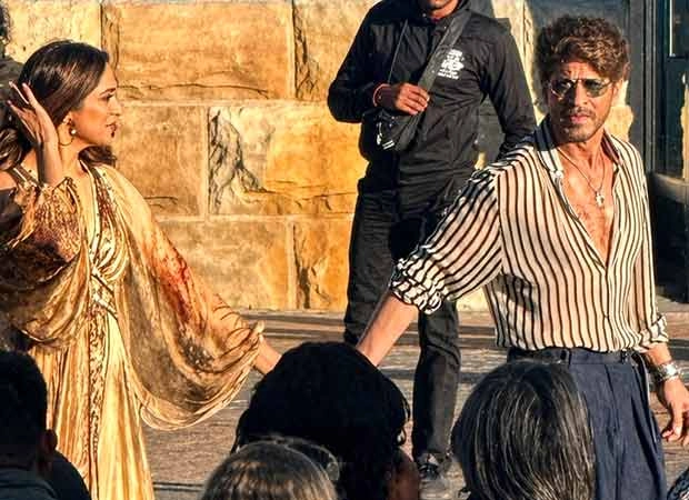Shah Rukh Khan and Deepika Padukone Hold Hands in Leaked Photos
