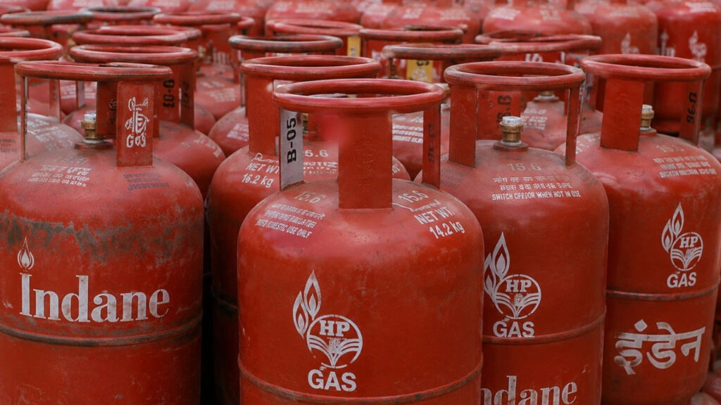 Small Cylinder Hits Rs 810; New LPG Rates in Your City