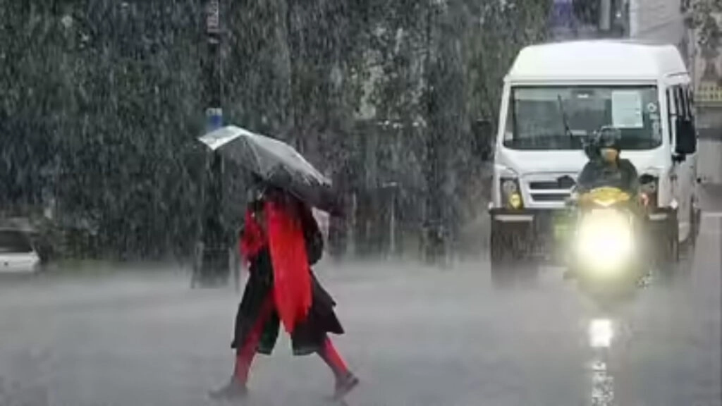 Storm Hits 17 States with 70 km/h Winds: Rain, Hail, Lightning Alert