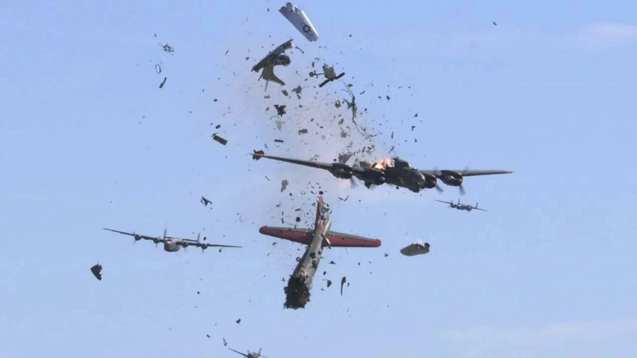 Tragic Air Show Accident: Two Jets Collide and Burst into Flames