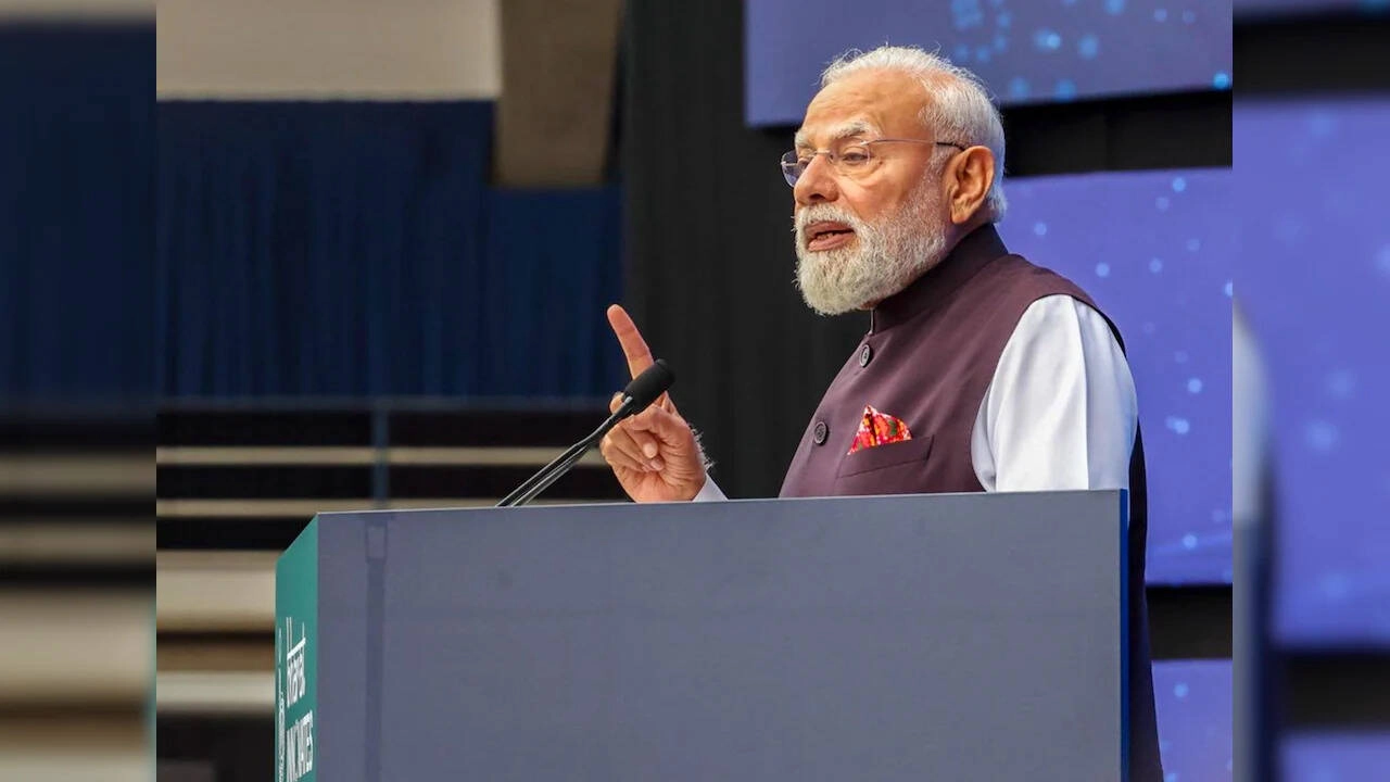 PM Modi Provides ₹2400 Crore to Over 15 Lakh Beneficiaries: Video Insights