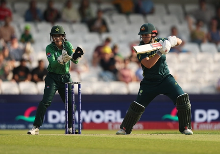 Australia Continues Winning Streak, Beats Pakistan by 113 Runs