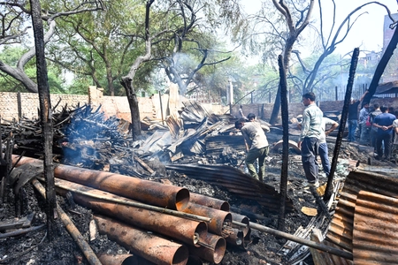 Fire near Takiya Kale Khan, Delhi destroys 30 huts.