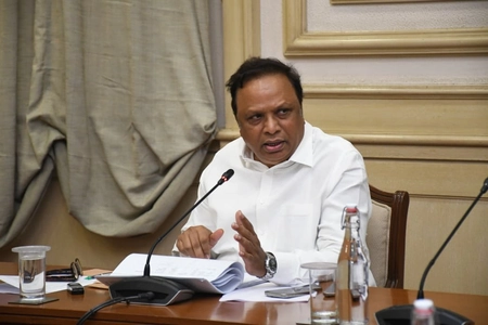 Maharashtra Cabinet Panel Recommends Dropping 44 Cases