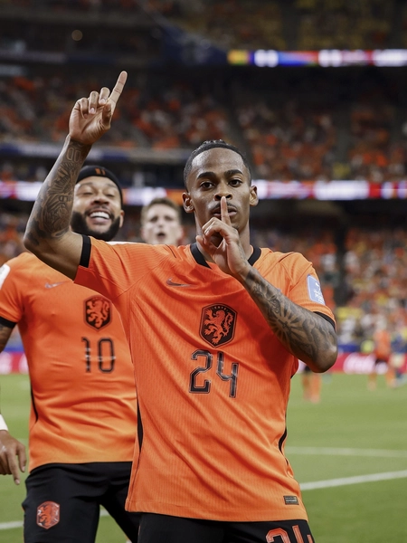 FIFA World Cup: Netherlands Beat Sweden 5-1 to Claim Top Spot