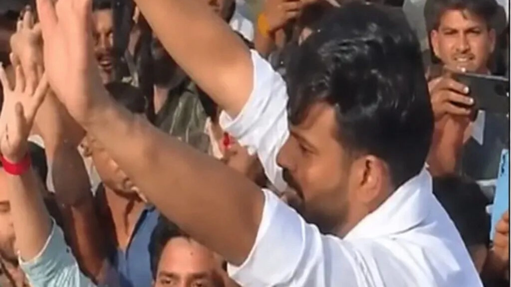Abhijeet of 'Cockroach Janata Party' Attacked in Jaipur