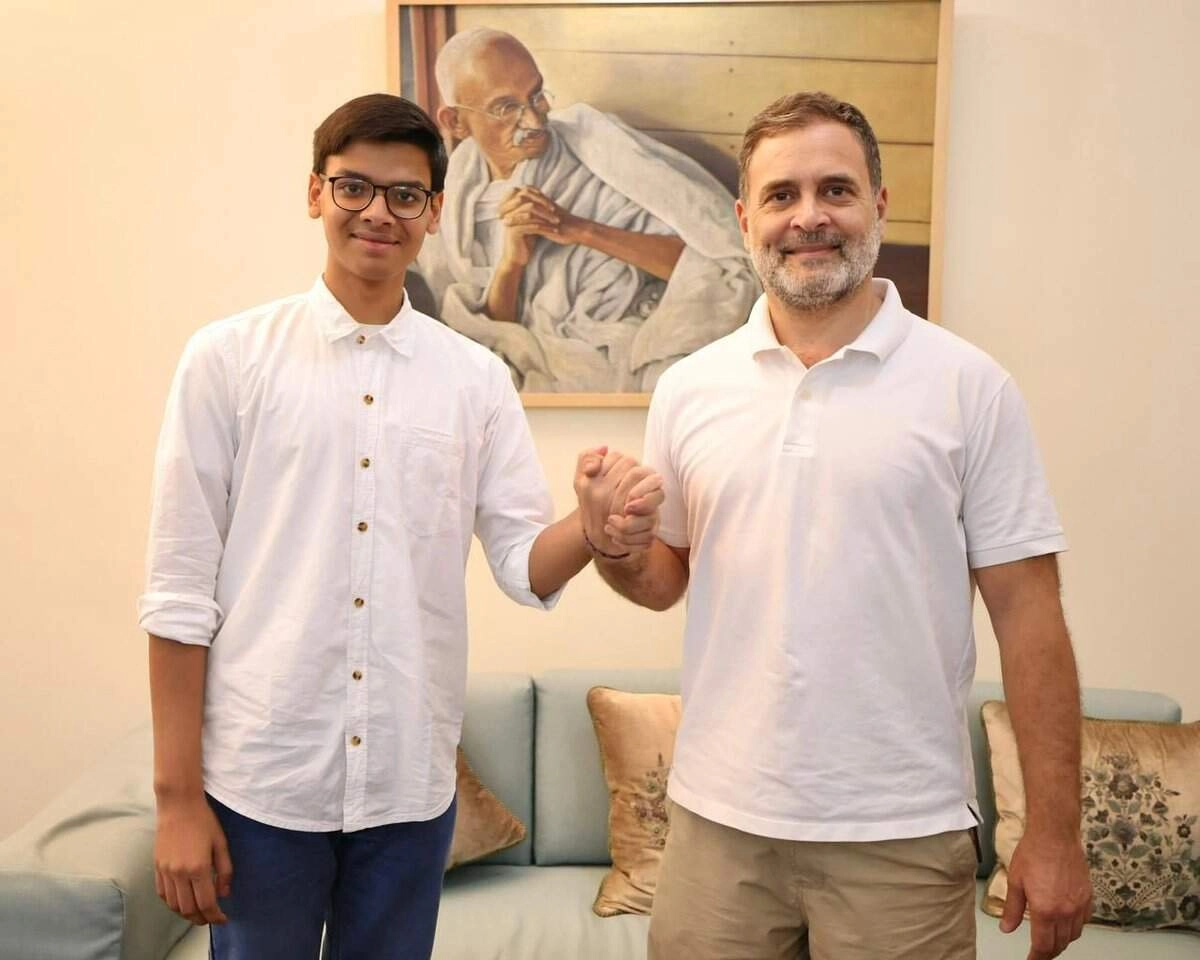 राहुल गांधी ने CBSE परीक्षा खामियों पर छात्र से बात की