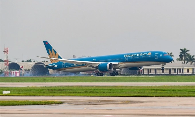 Flight from Ho Chi Minh City Diverts to Hong Kong for Ill Passenger