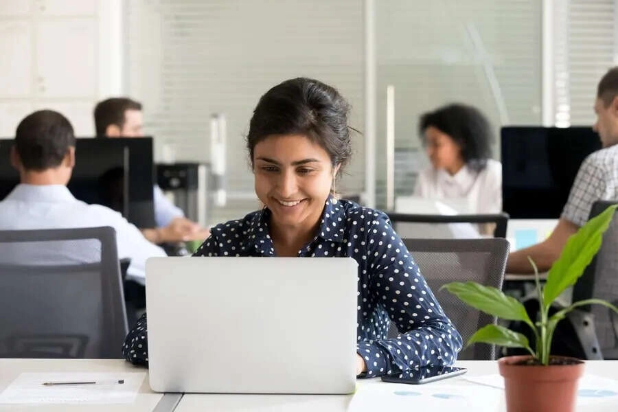 Govt Jobs Alert: Apply Before Sunday for Thousands of Positions