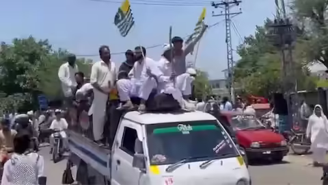 Pakistan Army Accused of Firing on Protesters, 30 Dead, 200 Injured