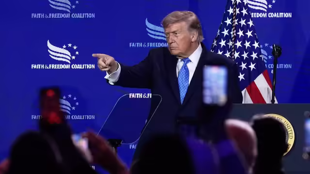 Trump Warns Countries: No Retreat on 100% Tariff Policy