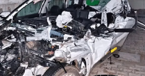 Tragic Accident on Agra-Lucknow Expressway: 3 Dead, 5 Injured
