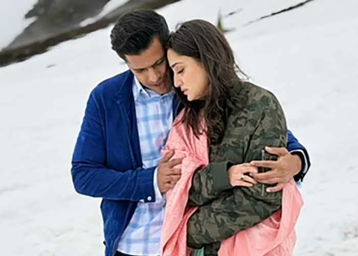 Shambhavi Singh in Chiffon Saree Amid Snow in Manali