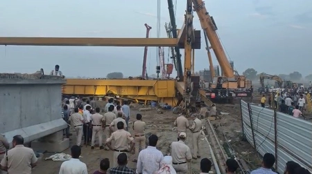 Accident on Faridabad-Jewar Green Highway: Workers Trapped