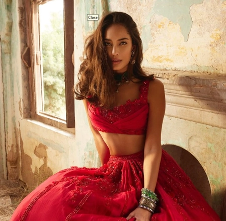 Anil Kapoor Spots Lisa Haydon at a Coffee Shop: Bollywood Opens