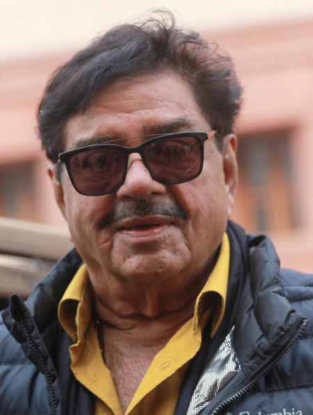 Shatrughan Sinha Shares Mentorship Story with Dev Anand on Indian Idol