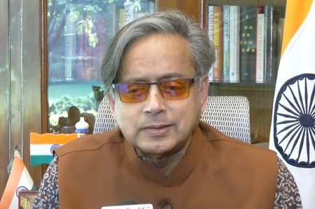 Shashi Tharoor Praises PM Modi, Calls Him a "Powerful Speaker