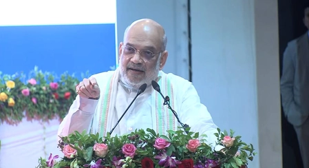 अमित शाह: गुजरात में गरीबी है, पर पूर्वांचल में समझ आया