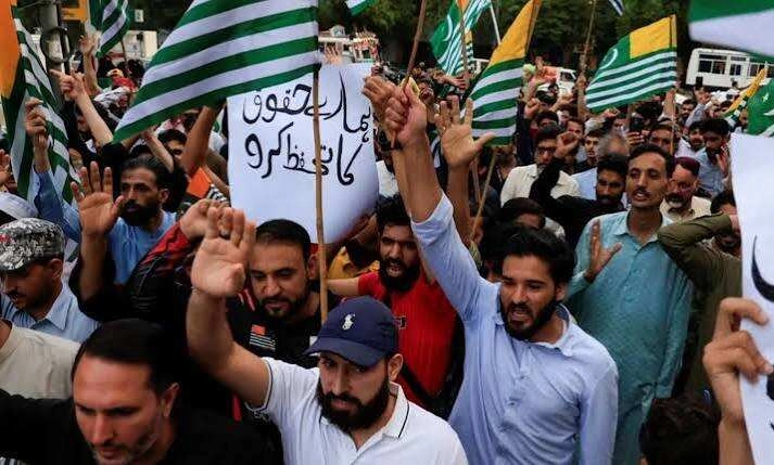 Major protests in PoK continue for 10th day with 70,000 participants