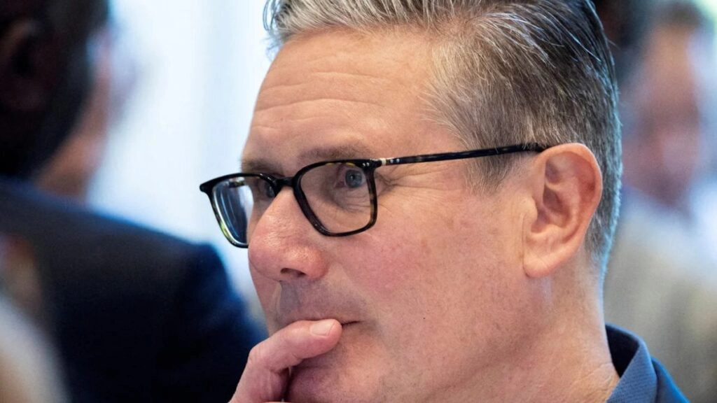 Starmer's Chief of Staff Resigns, Sparking Leadership Contest
