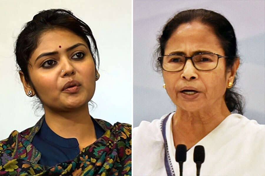 Big Blow to Mamata Banerjee: Sayani Ghosh Leaves TMC