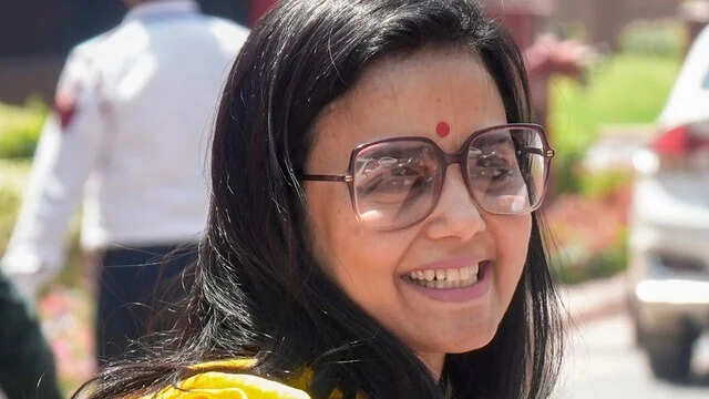 Will Mahua Moitra Split from TMC? Political Speculations Rise
