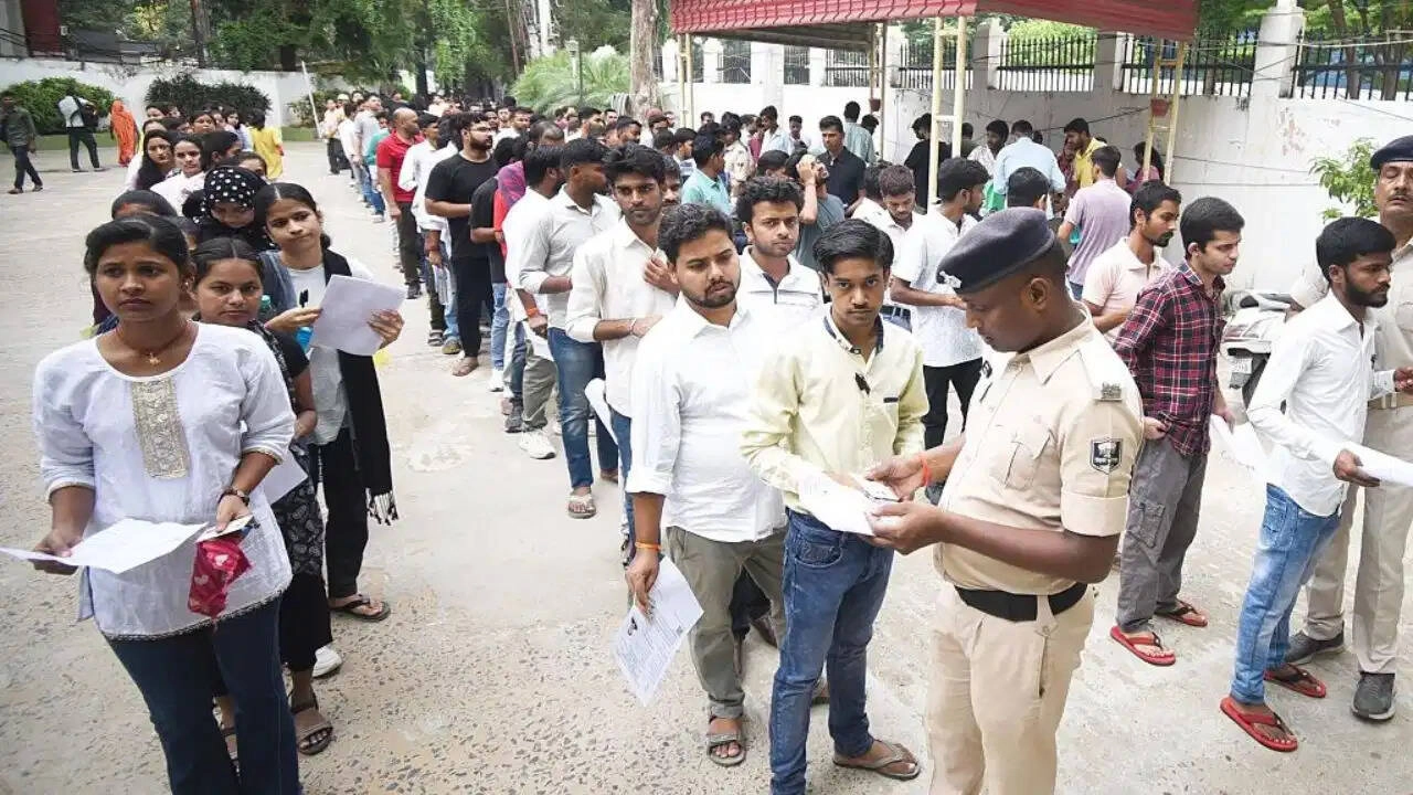 UP Police Exam 2026: Complete Details on Recruitment and Transport