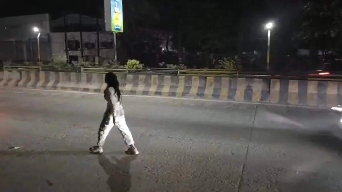 Drunk Woman Causes Chaos on Street, Viral Video Shocks Viewers