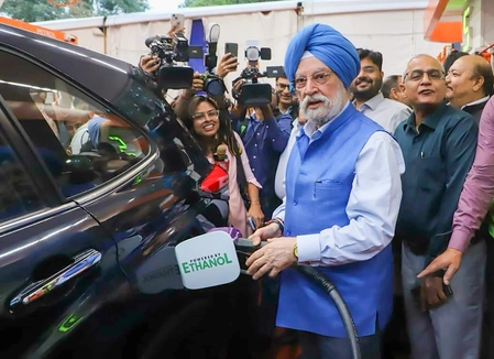ई20 पेट्रोल: 3-5% Mileage Drop but Many Benefits, Says Ministry