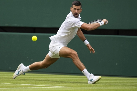 Wimbledon 2026: Djokovic Advances, Defeats Tsitsipas in Straight Sets