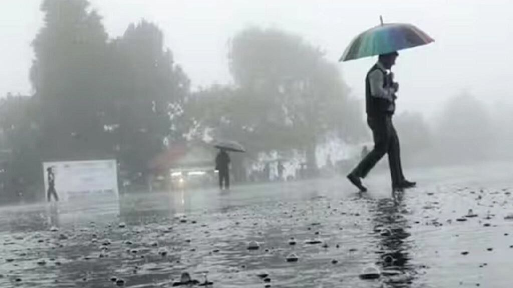 Heavy Rain and Storm Alert for 15 States; 70 km/h Winds in UP-Bihar