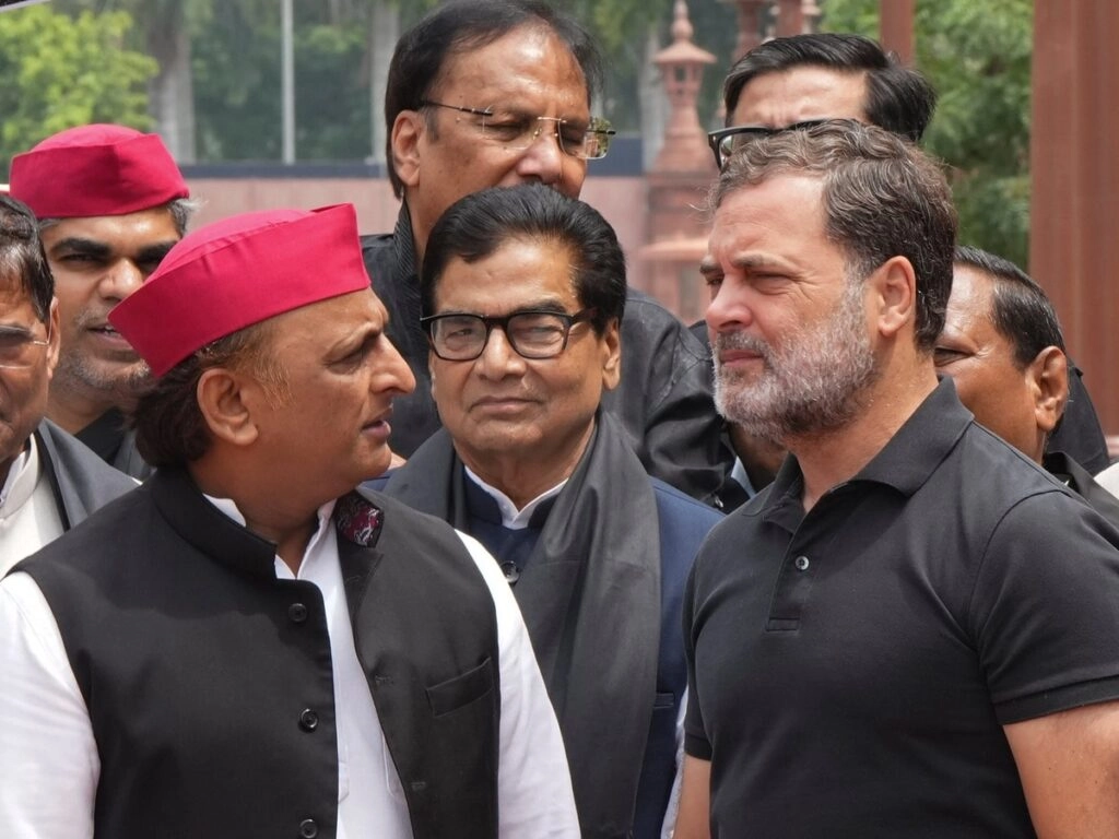 Akhilesh Yadav Questions Congress-BJP Ties, Deepens Rift in Lok Sabha