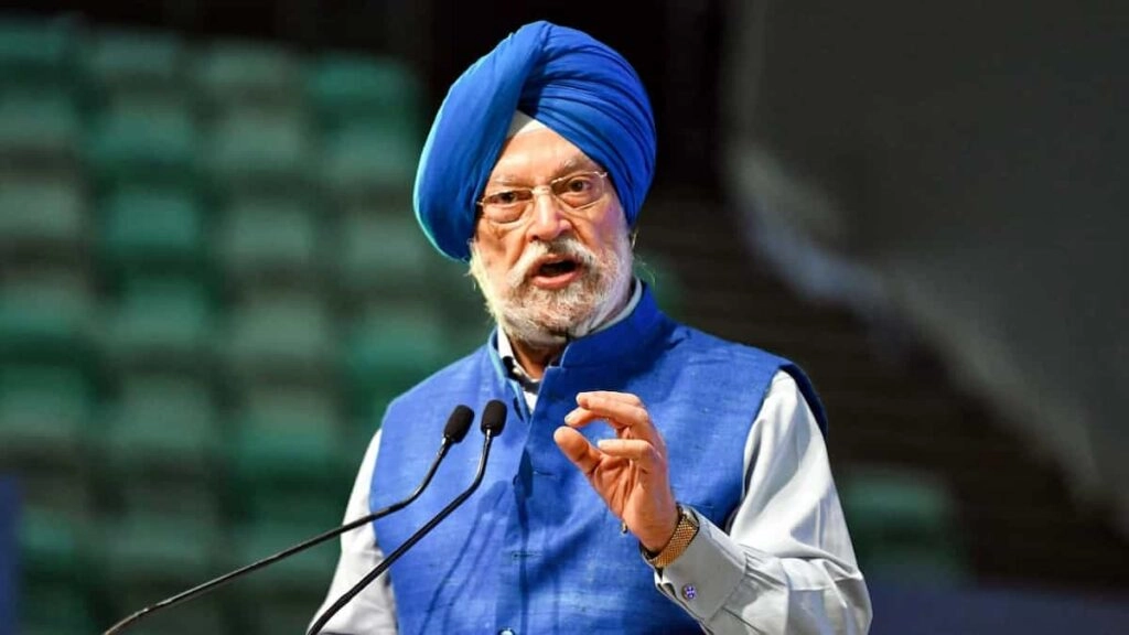 Union Minister Puri Highlights Benefits of E20 Petrol