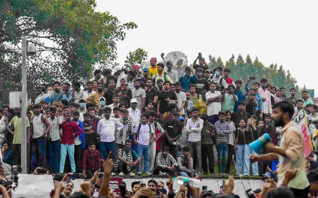 FIR Filed After Violent Connaught Place Protest; CCTV Reviewed