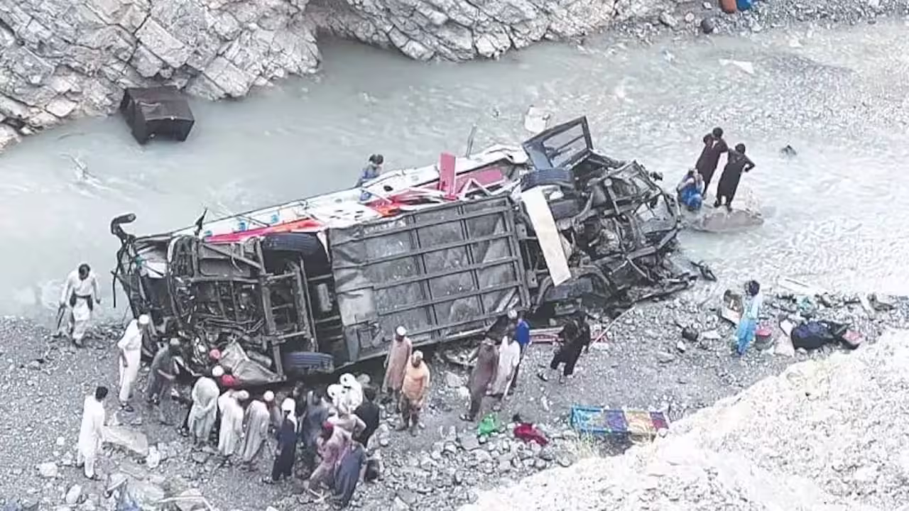 Tragedy in Pakistan: Bus Crash in Balochistan Kills 40, 8 Injured