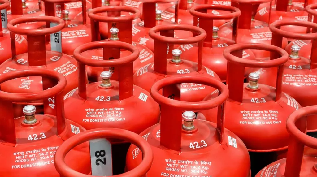 Impact of Iran-U.S. War: Crude Oil Fire and LPG Cylinder Prices
