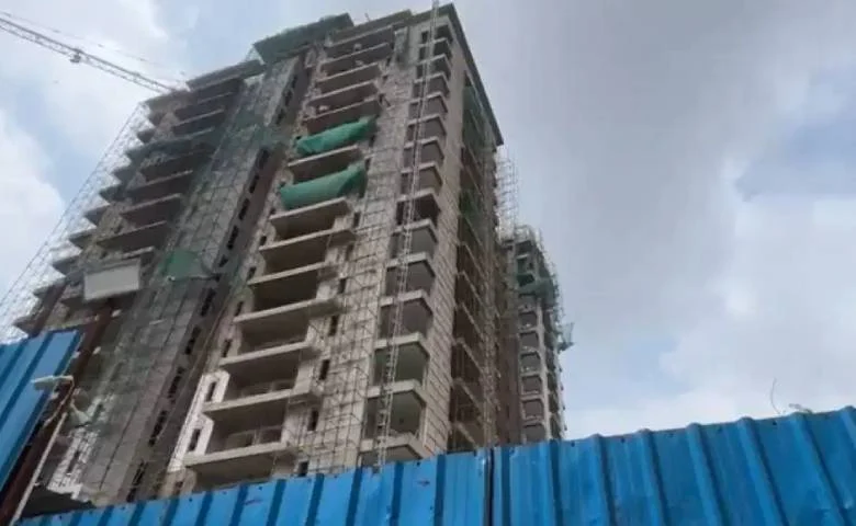 Lucknow Construction Accident: 4 Workers Fall, 3 Injured