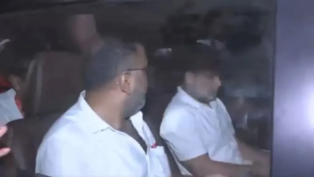 Rahul-Priyanka Gandhi Released, Renew Focus on Student Movement