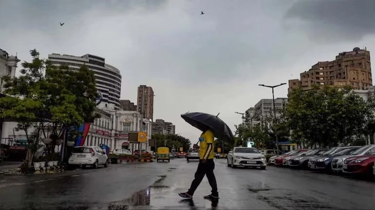 IMD Issues Red Alert for Heavy Rain in Gujarat, Maharashtra, 20 States