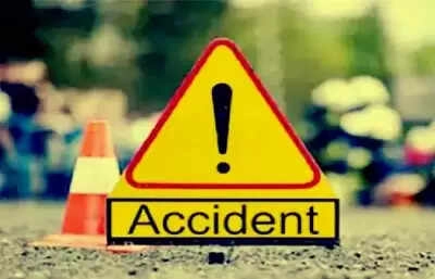 Madhya Pradesh: Car crashes into truck in Maihar, five dead