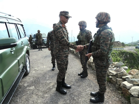 Jammu-Kashmir: White Knight Corps Commander Reviews Security and Ops