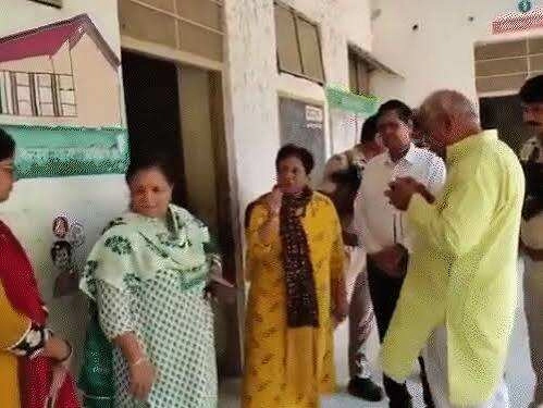 Political uproar in Jaipur over teacher's mobile; Congress questions