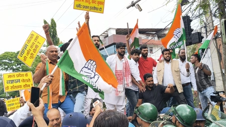 Congress Protests BJP Office in Ranchi Over NEET Issues