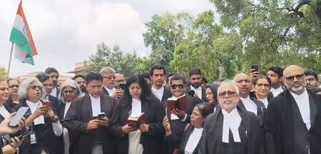 Supreme Court Lawyers Support Students' Performance