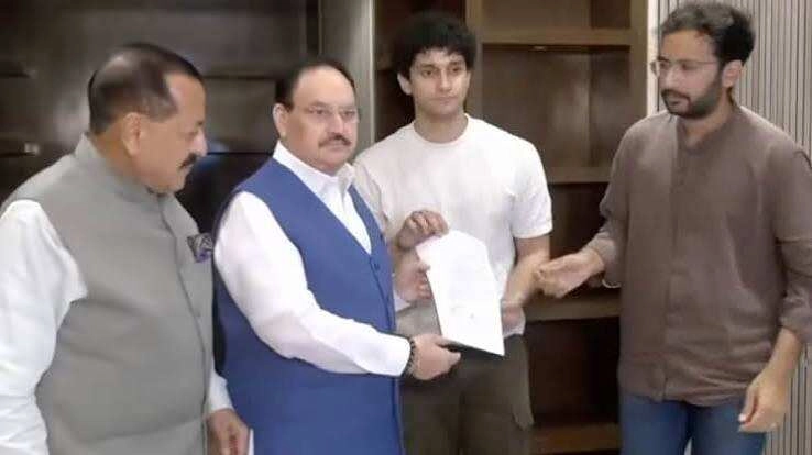 Cockroach Party Stands Firm on Dharamendra's Resignation; Video on Compensation Agreement