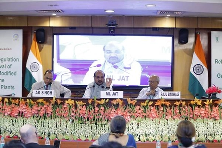 Demand to Accelerate Adoption of GM Crops Raised at Roundtable