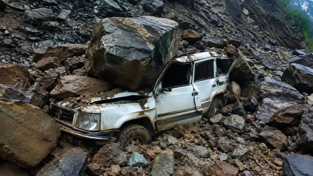 Tragic Accident in Chamba: Tata Sumo Buried by Rock, 13 Dead