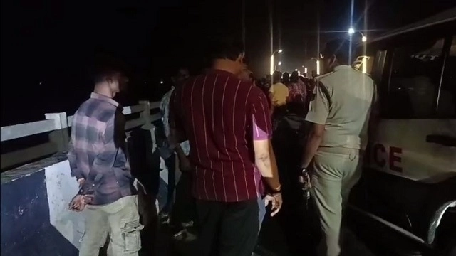 Minor girl jumps into Mahanadi River in Sambalpur, missing